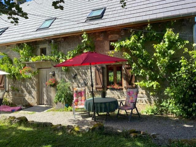Maison De Campagne Sarroux Buitenkant foto